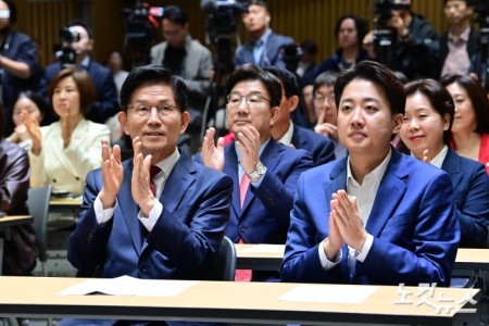 나란히 앉은 김문수-이준석