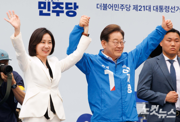 왼쪽부터 허은아 전 대표, 이재명 후보. 윤창원 기자