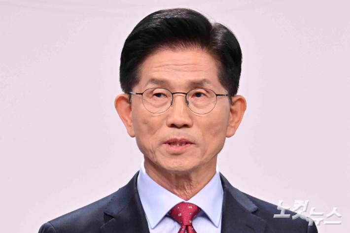 김문수 국민의힘 대선후보가 지난 18일 서울 마포구 SBS프리즘타워에서 열린 중앙선거방송토론위원회 주관 제21대 대통령선거 후보자토론회에서 발언하고 있다. 국회사진취재단