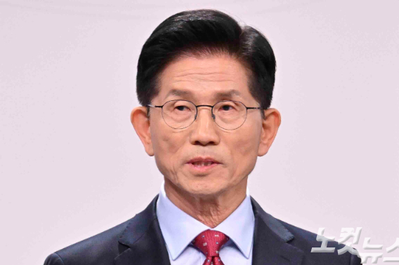 김문수 국민의힘 대선후보가 지난 18일 서울 마포구 SBS프리즘타워에서 열린 중앙선거방송토론위원회 주관 제21대 대통령선거 후보자토론회에서 발언하고 있다. 국회사진취재단