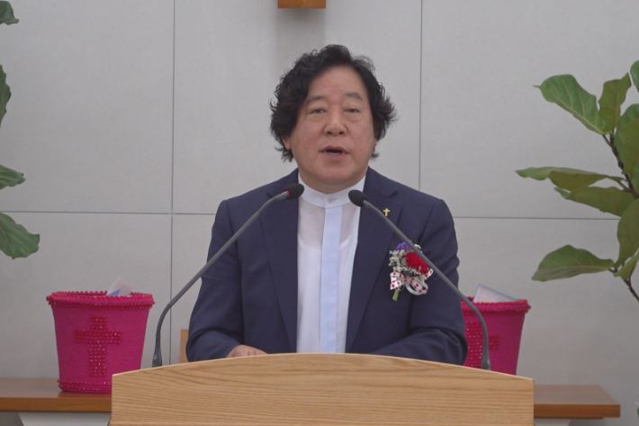 이승환 죽변감리교회 담임목사. 유상원 아나운서