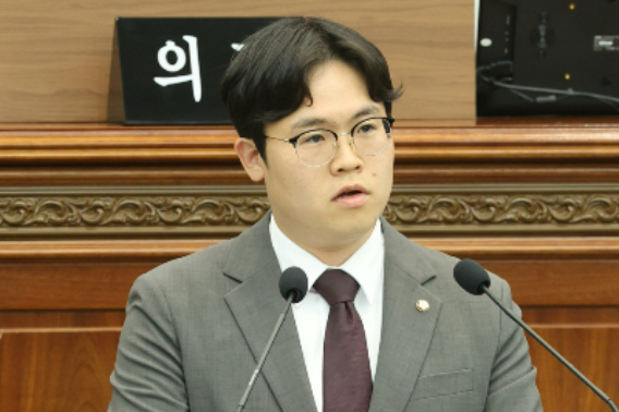 진형익 창원시의원. 창원시의회 제공 