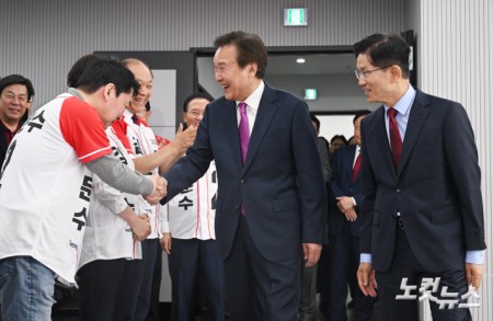 김문수와 국민의힘 당사 들어선 손학규