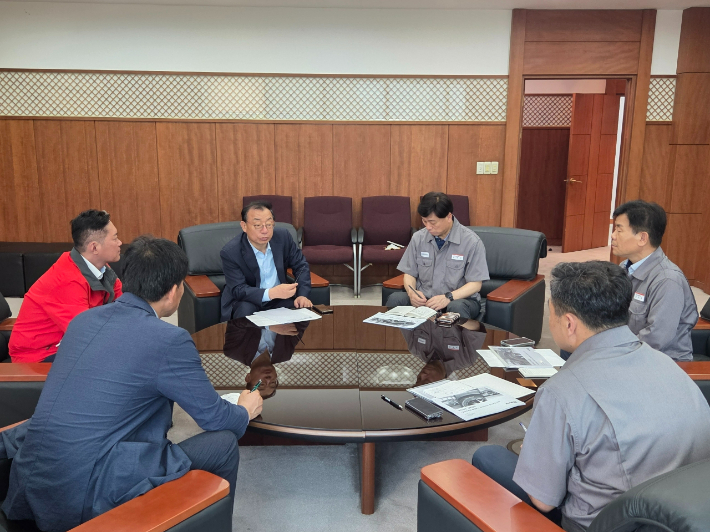 국민의힘 이정현 선대 위원장, 대형 화재 피해 금호타이어 방문