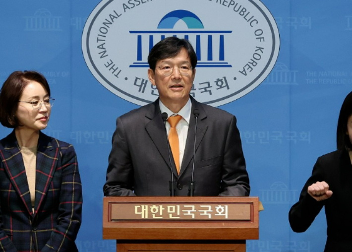 "룸살롱 다 가봤다" 함익병의 자폭? 이준석 지지율 영향은?[오목조목]