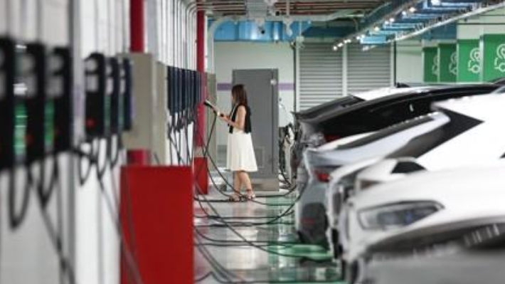 이재명·김문수 '전기차 공약'에 전문가 "현실성·구체성 떨어져"
