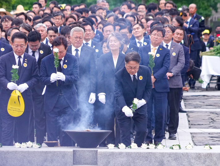 '노무현 대통령 16주기' 강기정 광주시장 "노무현 정신 이을 것"