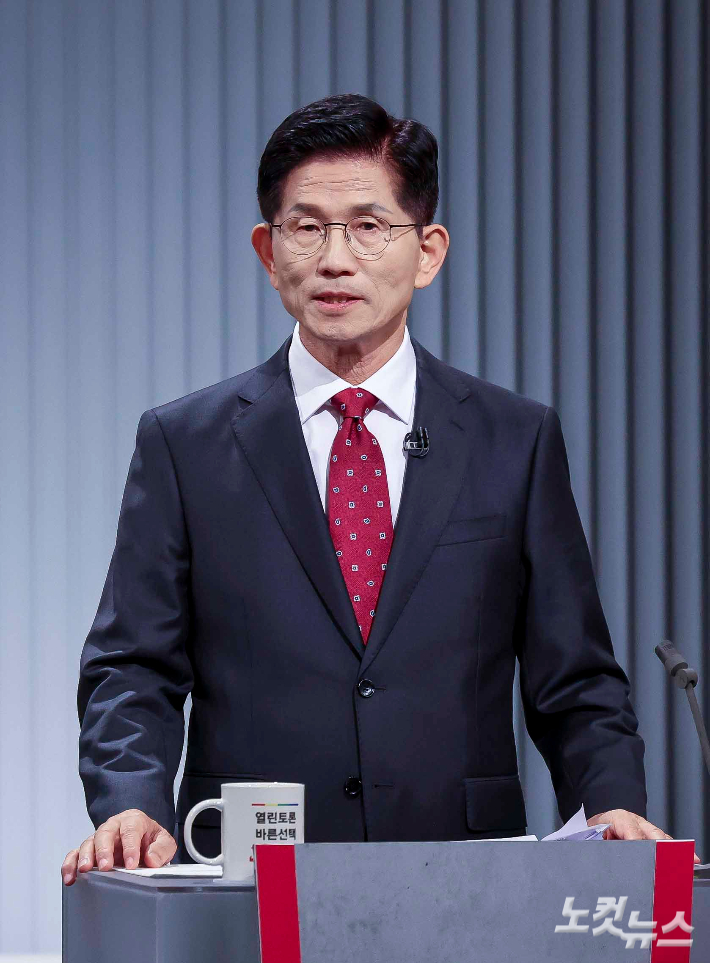 '텃밭' 찾은 김문수, 오늘 박근혜 예방…지지세 결집 총력