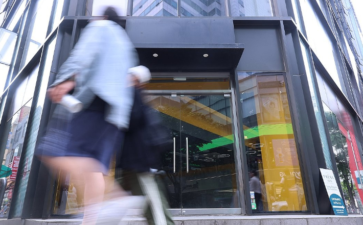 카페·치킨집·편의점 줄었다…내수 참바람 쌩쌩