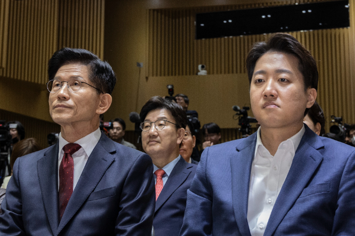 이준석 몸값 높이기?…단일화 디데이 '28일' 주목