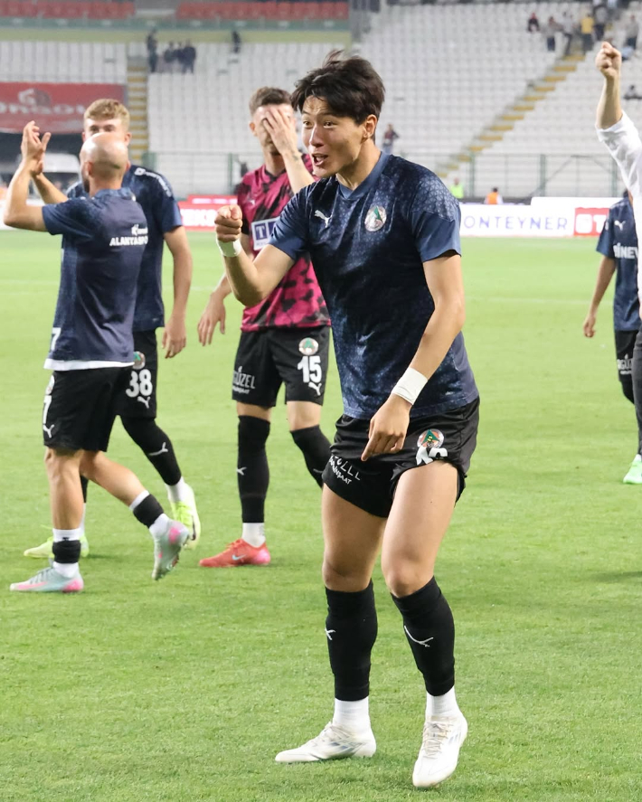 '불법 촬영' 황의조, 7호 골에 어시스트…알라니아스포르 잔류 이끌어