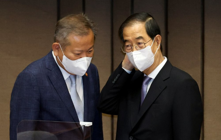 [속보]경찰, 이상민·한덕수 조사 중…"기존 국무회의 진술과 다른 점 발견"