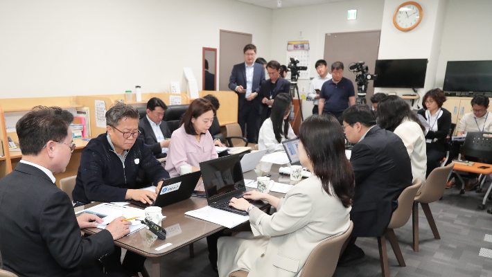 육동한 춘천시장은 지난 27일 시청에서 기자간담회를 열고, 총 363만㎡ 규모의 해당 부지에 대해 그간의 추진 경과를 설명했다.  춘천시 제공