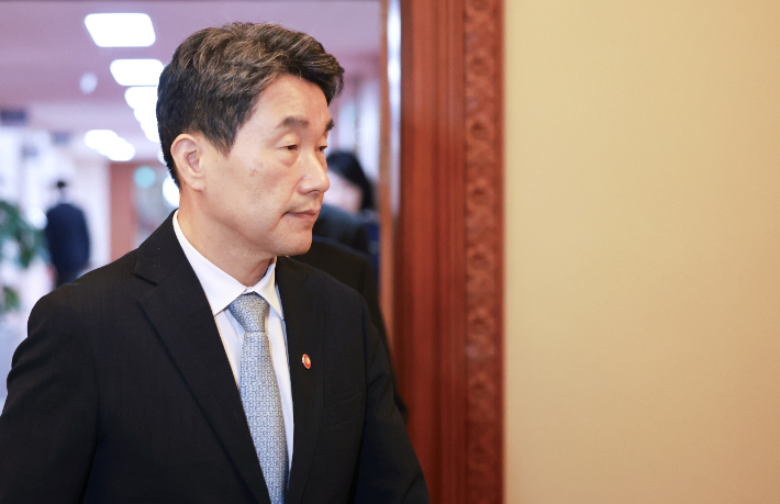 李 대행, "과오 반면교사 삼아 번영 이끌어주길"…마지막 국무회의