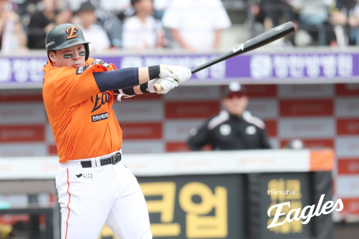 '한화에 천군만마 될까' 타율 .098 내야수 복귀, 김경문 감독 "안치홍, 타순 더 올라가야…심우준 복귀 빨라질 수도"