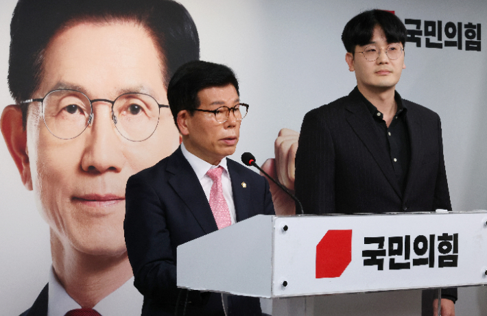 국힘 "이재명 아들, 도박·음란댓글 벌금 500만 원…부전자전"