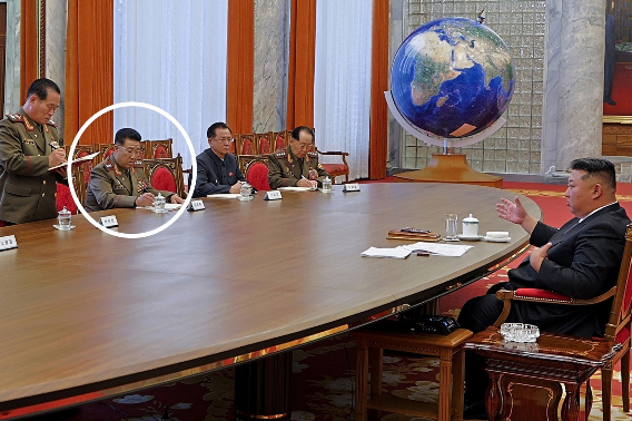 정경택 북한 군 총정치국장 대장에서 상장으로 강등. 연합뉴스