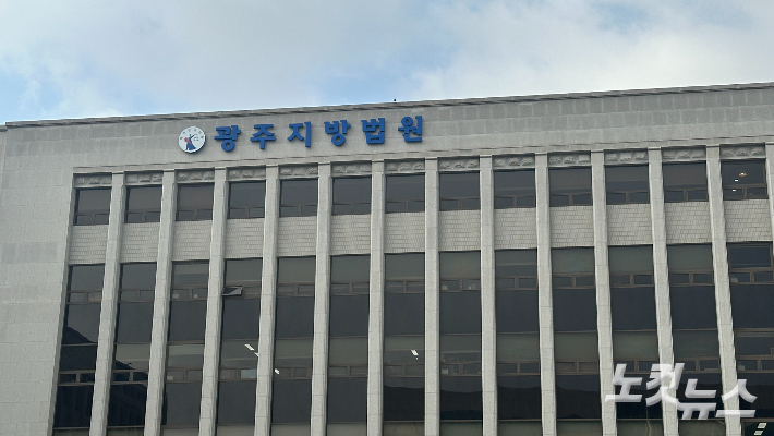 간병 부담에 고속도로서 남편 살해…50대 아내 징역 4년