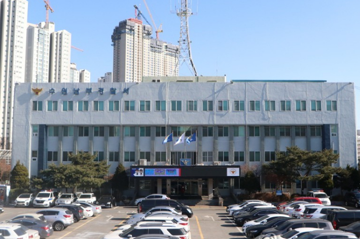 중학생이 수업 도중 야구방망이 휘둘렀다…50대 교사 갈비뼈 골절