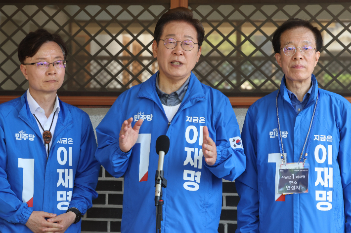 이재명, '리박스쿨' 의혹 공세…"국힘, 댓글조작 DNA 가져"