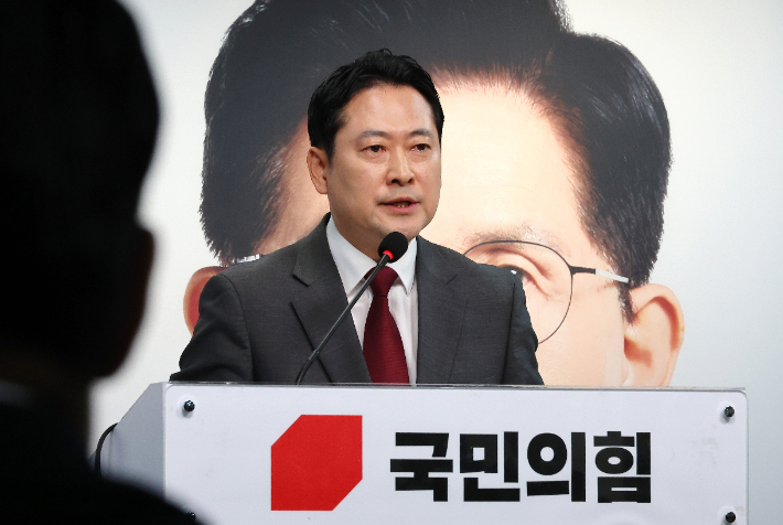 국힘, 이재명 등 檢 고발…"로저스 명의 도용해 허위사실 공표"
