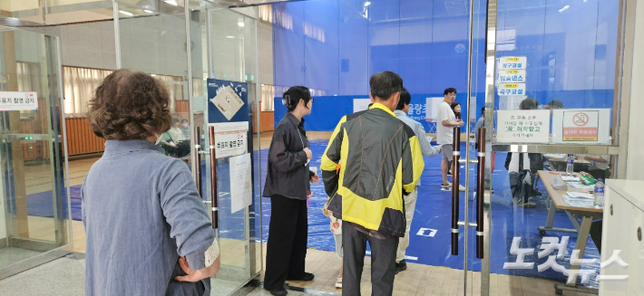 21대 대선 충북 투표율 오전 9시 9.8%…20대보다 1.6%p↑