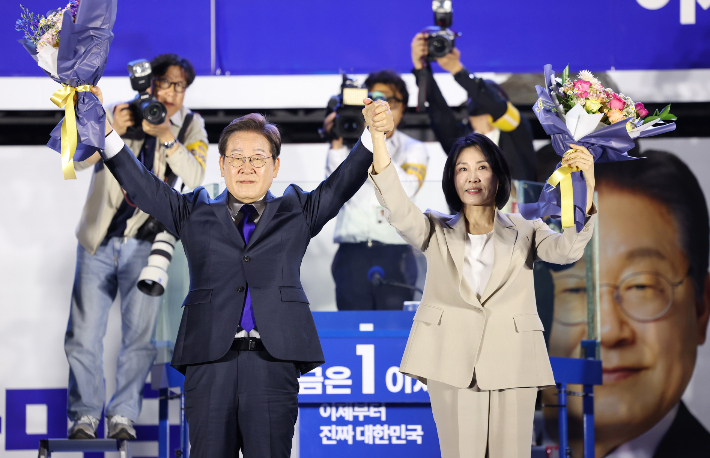 [속보]이재명 "첫 번째 사명 '내란 극복'…함께 사는 세상 만들겠다"