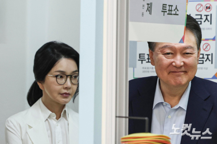 "다 윤석열 탓임"…'김문수 패배'에 보수 지지자들 尹 성토[오목조목]