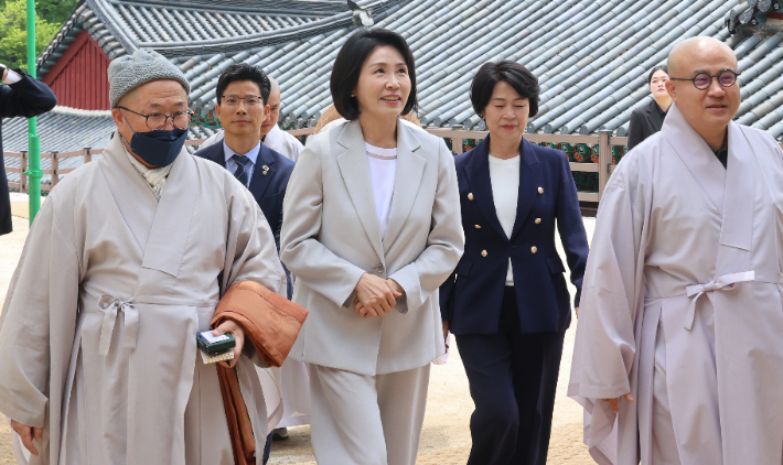 해인사 방문한 김혜경 여사. 연합뉴스