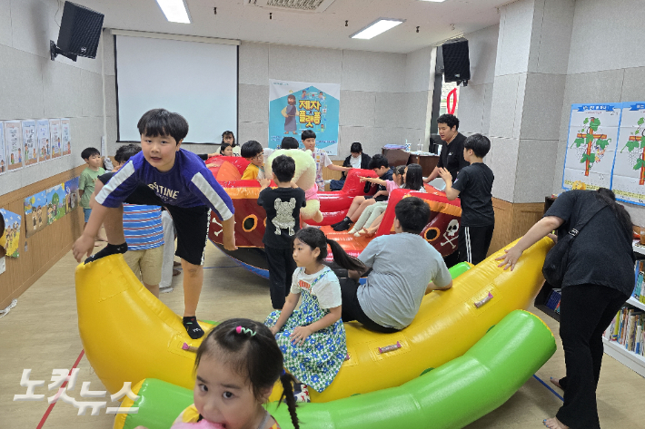 무료로 진행된 이번 축제는 '놀이마당'과 '먹거리마당', '체험마당', '뮤지컬드라마' 등으로 마련됐다. 유상원 아나운서