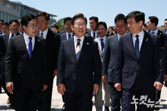 "실용적 시장주의" 약속한 李대통령…재계, 기대 속 우려