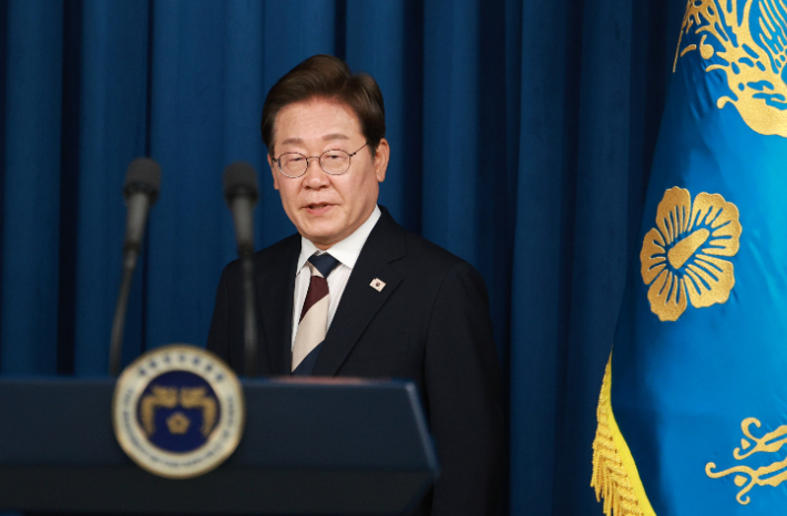 李 '비상경제점검TF 구성' 지시…첫날 저녁부터 착수