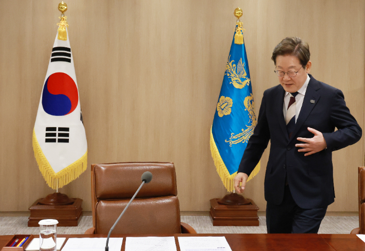 취임 첫날 이재명 '속도감'…민생회복∙협치 방점
