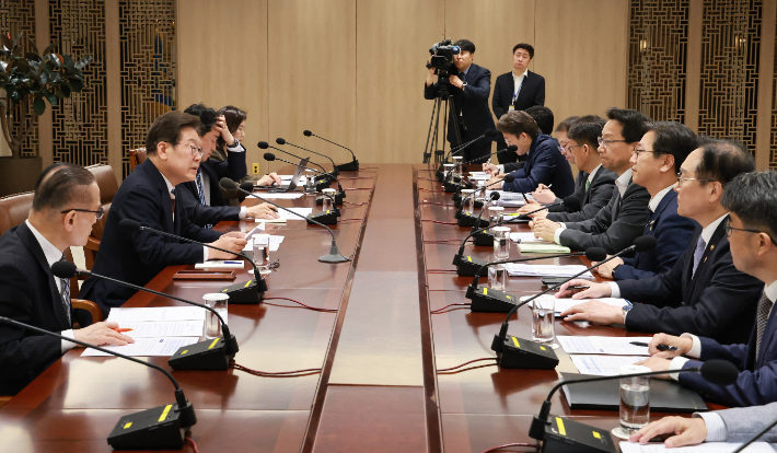 [속보]李대통령 "작은 발상도 직급 무관하게 제안해달라"