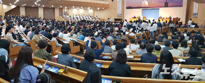 강릉시기독교연합회 주최 '2025갈멜산 연합성회'가 지난 1~4일 강릉중앙감리교회에서 열렸다. 최진성 아나운서