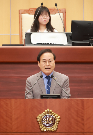 지난 5일 전북학생회의 2025년 제1회 정기회에서 서거석 교육감이 발언하고 있다. 전북교육청 제공