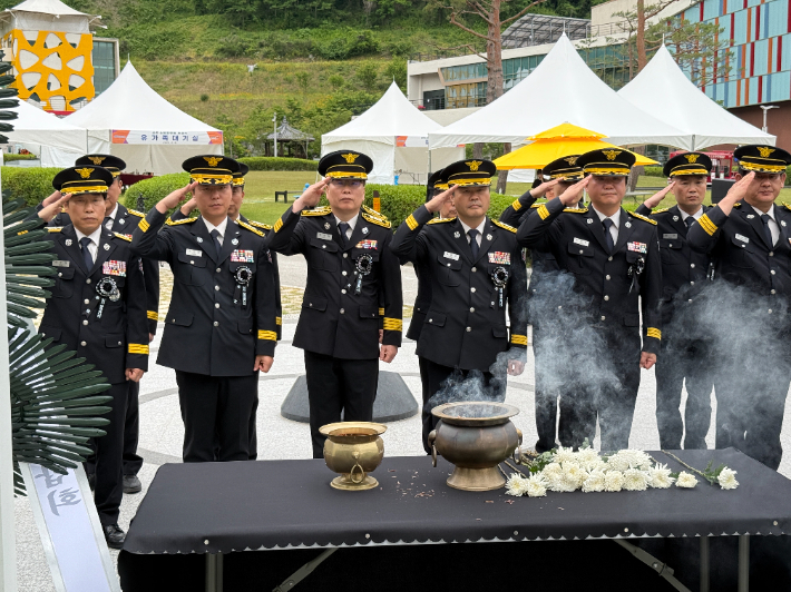 "소방 영웅들의 숭고함 계승하겠다"…순직 소방관 추모한 전북소방본부