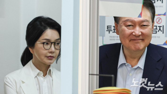 이재명 당선 일등공신은 윤석열?…투표 당일 등장 "지려고 안달"