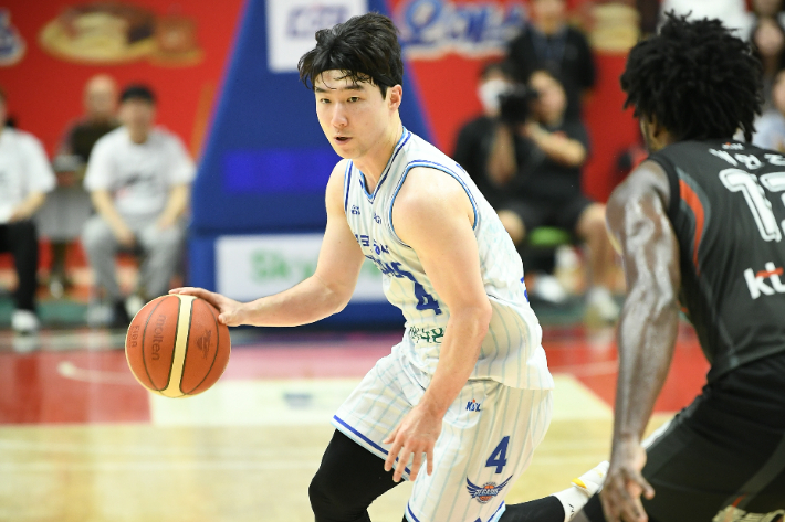 SK로 이적한 김낙현. KBL