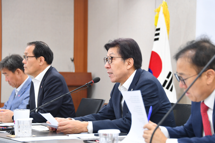 지난 5일 열린 제21대 대통령 부산 공약 국정과제화 보고회에서 박형준 시장이 발언하고 있다. 부산시 제공