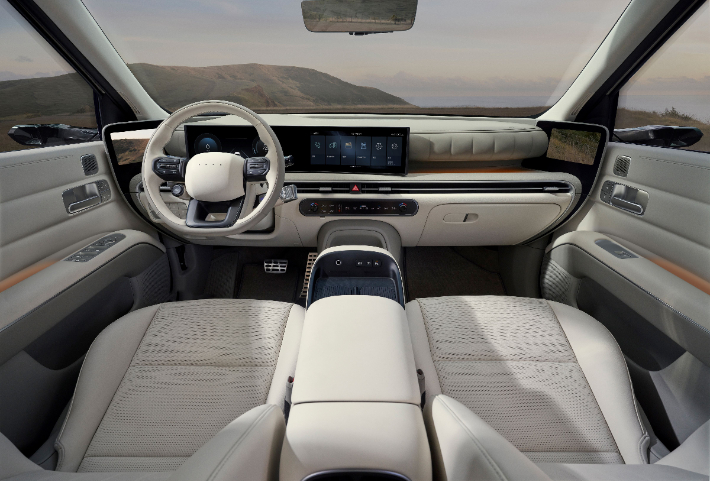 현대자동차가 하반기 중 출시 예정인 '디 올 뉴 넥쏘(The all-new NEXO, 이하 넥쏘)'의 주요 사양과 가격을 공개하고 10일(화)부터 본격적으로 판매를 시작한다. 현대차 제공