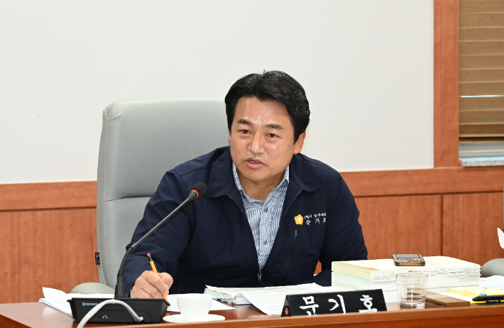 울산 중구의회 문기호 의원은 10일 지역 최초로 폐지 수집 노인을 지원하기 위한 조례를 대표발의하고 제정 취지를 설명했다. 중구의회 제공