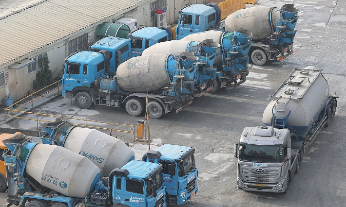 레미콘 차량이 이동하는 모습. 연합뉴스
