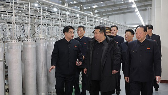 김정은 북한 국무위원장이 핵물질 생산기지와 핵무기연구소를 현지지도했다고 조선중앙통신이 지난 1월 29일 보도했다. 연합뉴스