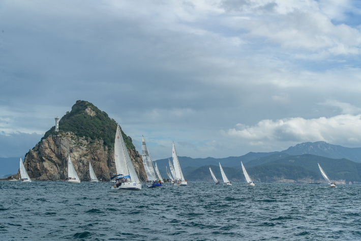 2025 남해안컵 국제요트대회가 12일부터 나흘간 개최된다. 부산시 제공