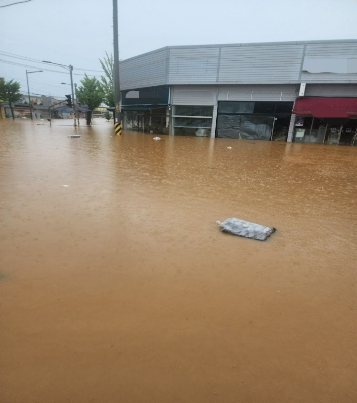 빗물에 잠겨버린 당시 강내면 현장. 강내면 수해 대책 위원회 제공
