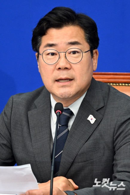 발언하는 박찬대 당대표 직무대행 겸 원내대표