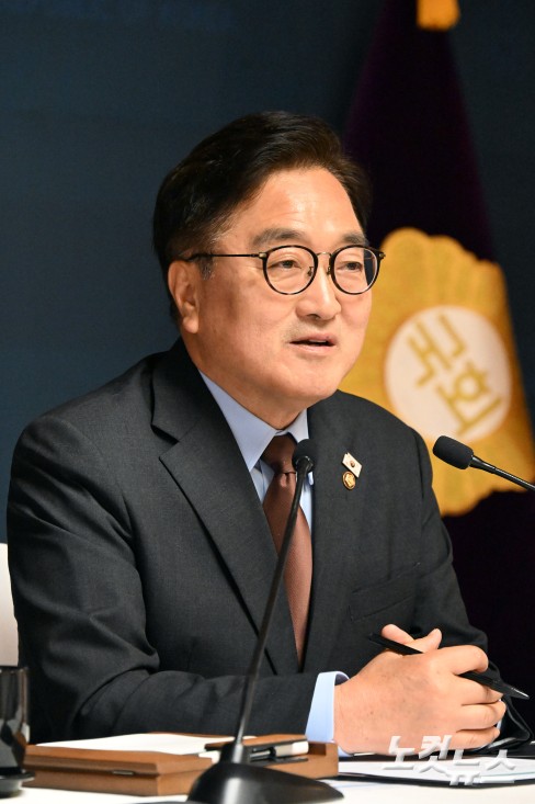 우원식 국회의장이 11일 서울 여의도 국회 사랑재에서 취임 1주년 기자간담회를 갖고 있다.