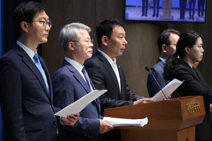 "검찰청 아예 없앤다"…與, 검찰개혁 본격 시동