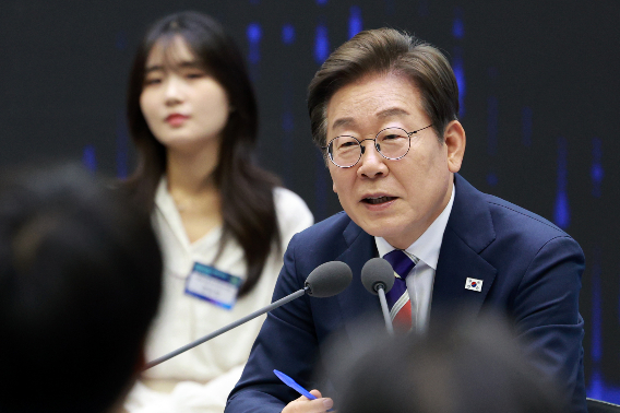 [속보]李대통령 "주가조작 원스트라이크 아웃제…부당이득 환수"